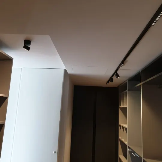 Apartament me ndarje dhe tavane me gips